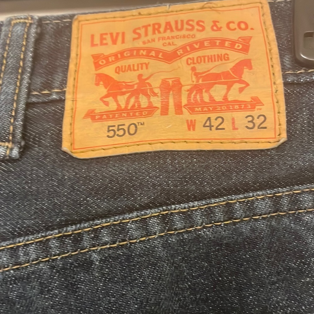 Levi Strauss 550 Barely worn! W42 L32